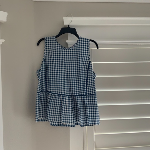 Top - Picture 2 of 4